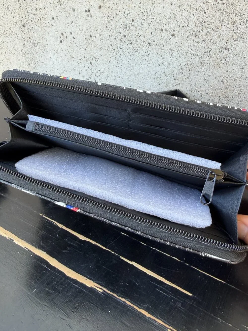 NEW DISNEY MICKEY MOUSE OMG / LOVE ZIP AROUND WALLET